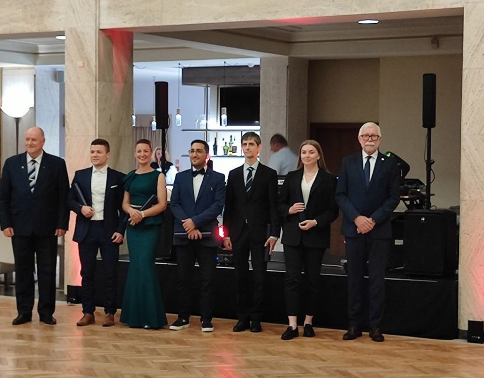 Ocenení mladí vedci SAV do 35 rokov na ceremoniáli v Košiciach.