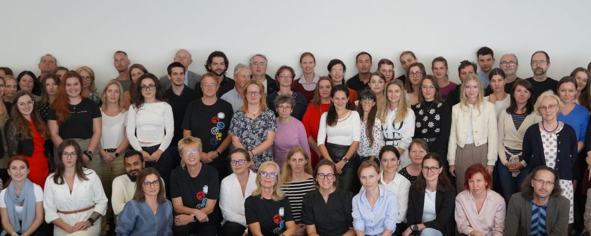 Skupinová fotografia časti účastníkov konferencie.